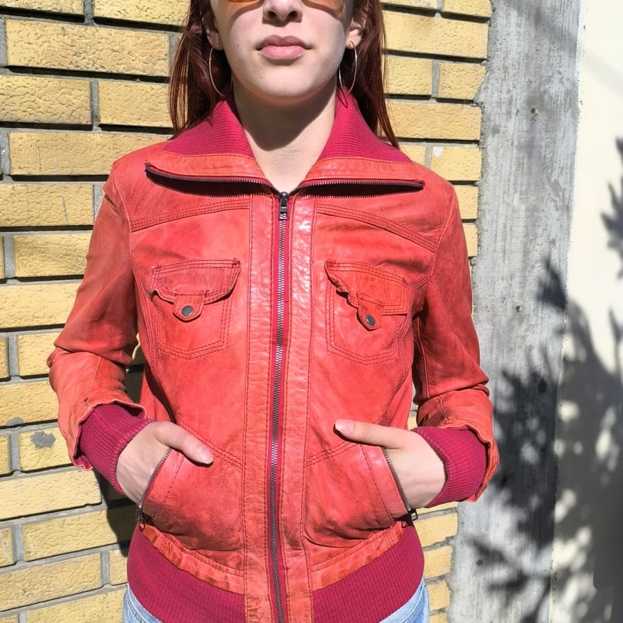 🔴 BERSHKA kožna jakna (koralno/crveno-narandžasta nijansa)