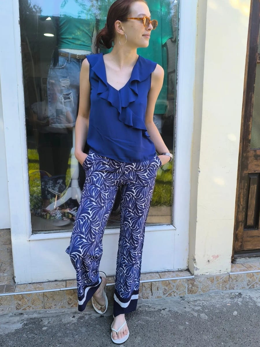 💙 Elegancija i udobnost u savršenoj kombinaciji! 💙
