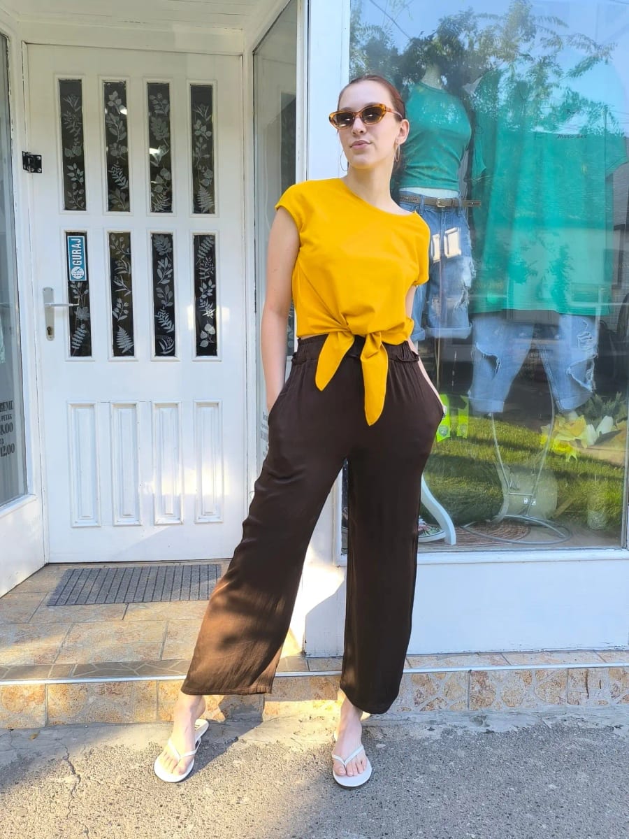 💛 Letnji favorit koji ćete nositi iznova i iznova! ☀️